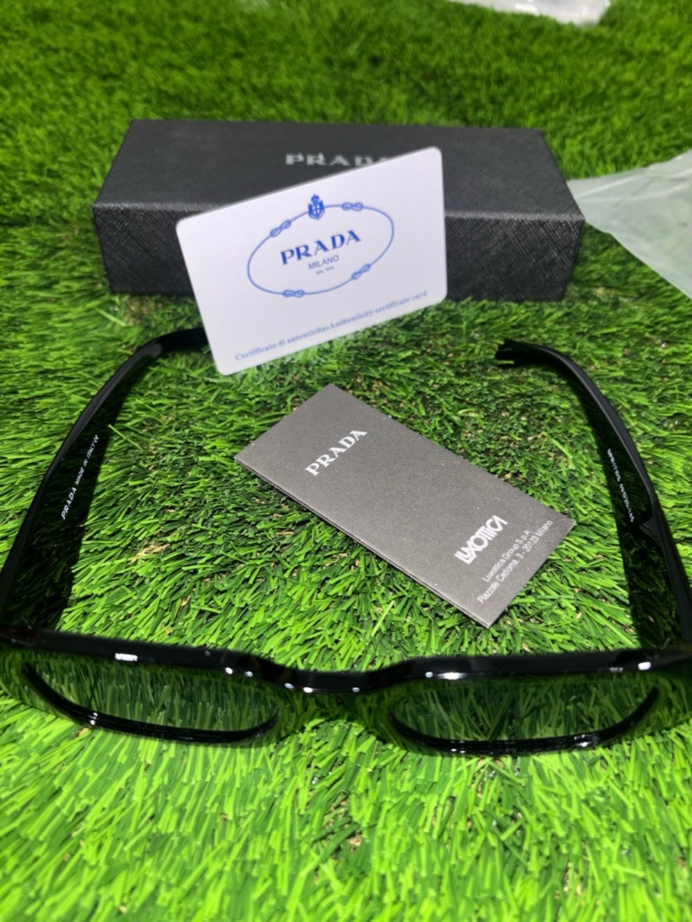 Prada Black Rectangular Sunglasses with Logo - Picture 4 of 14
